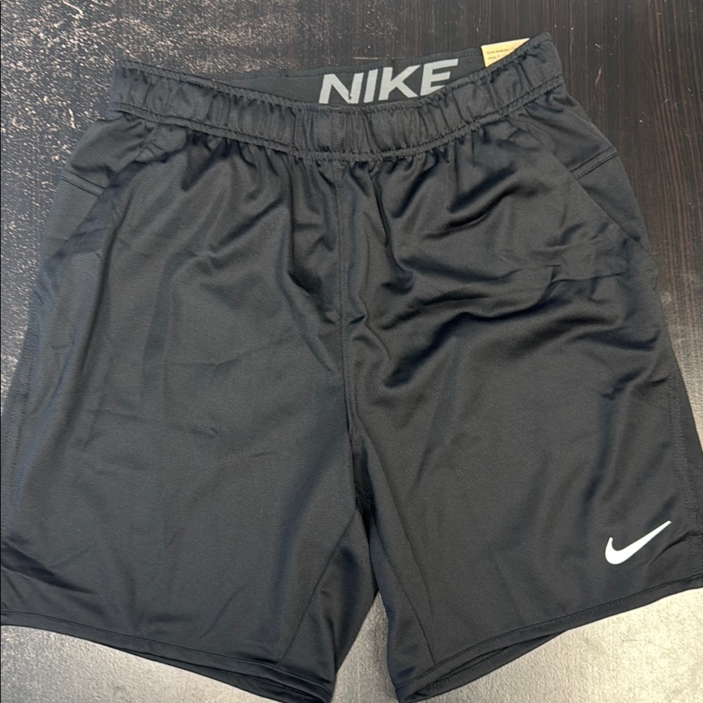 Nike Totality Dri-Fit Training Shorts. 7” Length. Small. Black. NWT